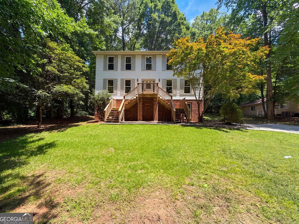 1st image of 330 Benjamin Cir