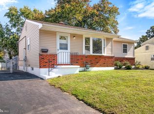 24 Raintree Dr, New Castle, DE 19720