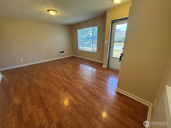 3rd image of 352 28th Avenue