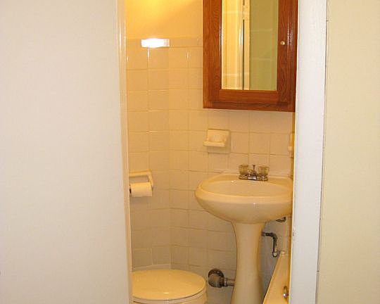 5th image of 349 E 51st St APT 4RE