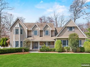 103 Oak Haven Rd, Franklin Lakes, NJ 07417