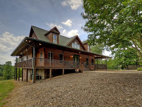 4th image of 153 Deer Lake Dr