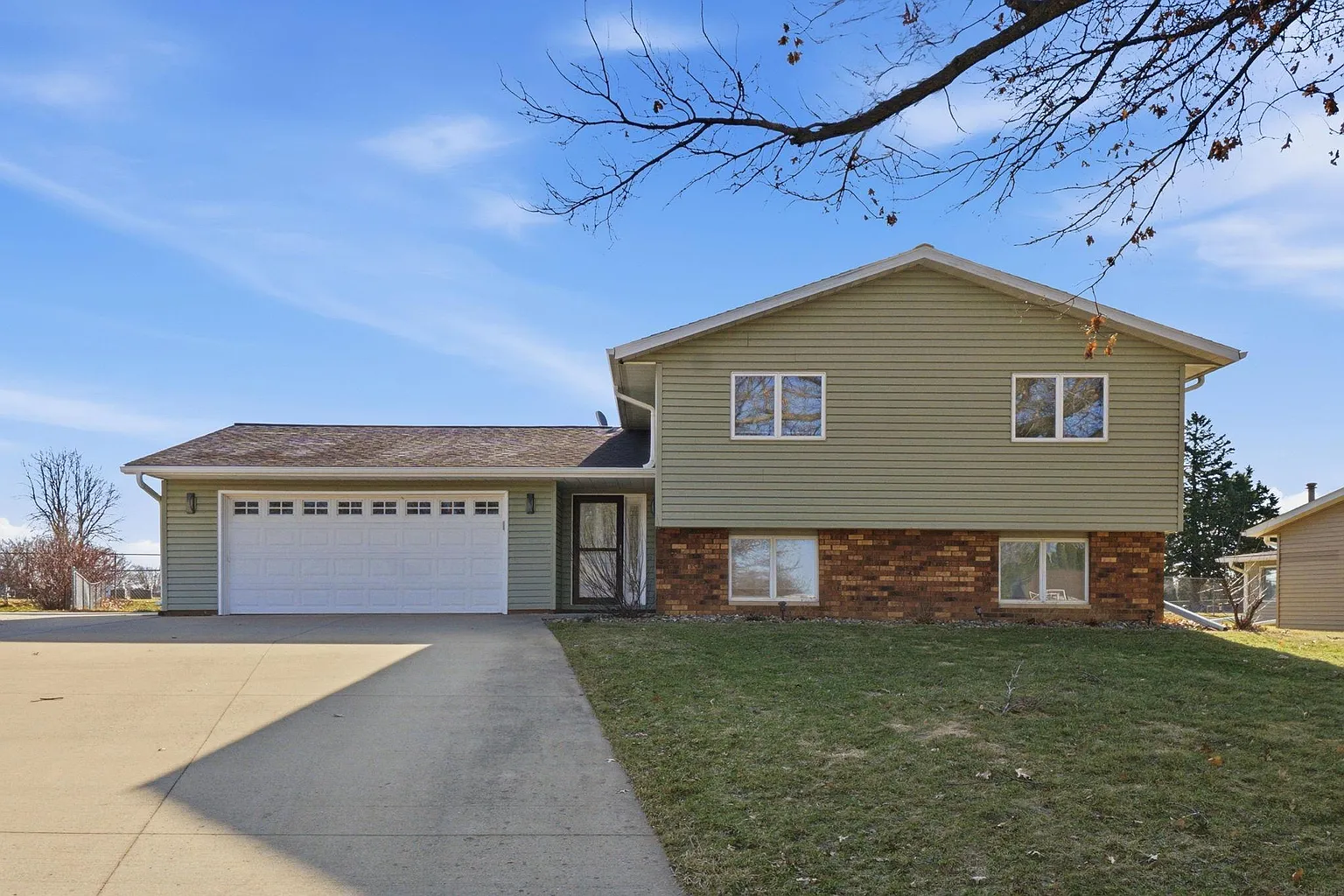 332 Fleur Dr photo 1