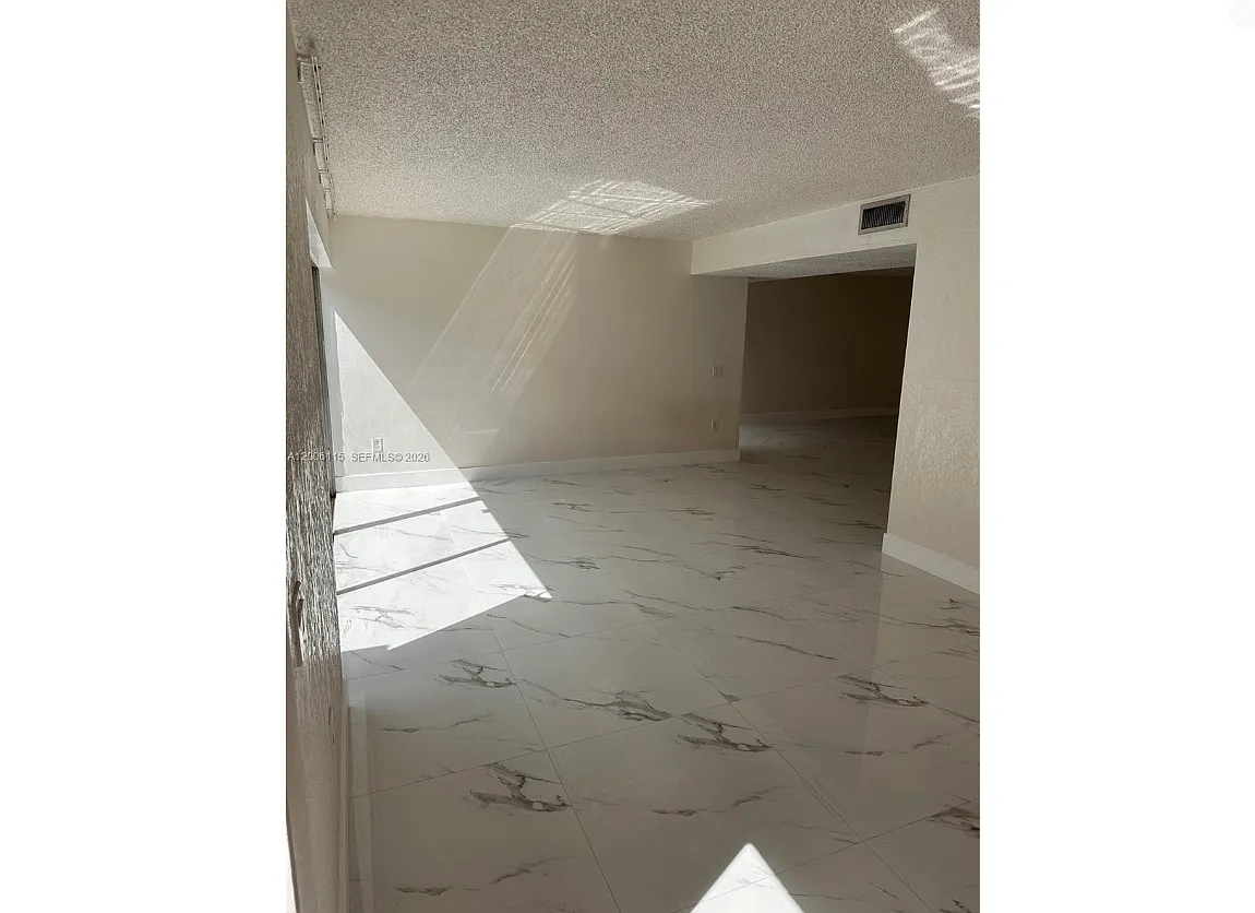 Building Photo - 8440 SW 154th Circle Ct #302