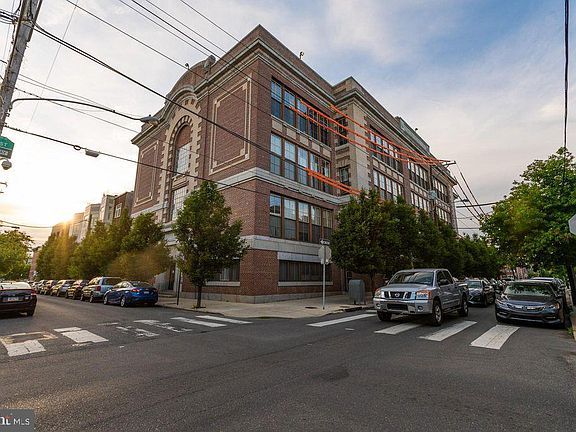 2nd image of 1201-15 Fitzwater St #101