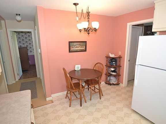5th image of 308 W Washington Ave