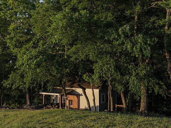 26th image of 3210 Morel Rd