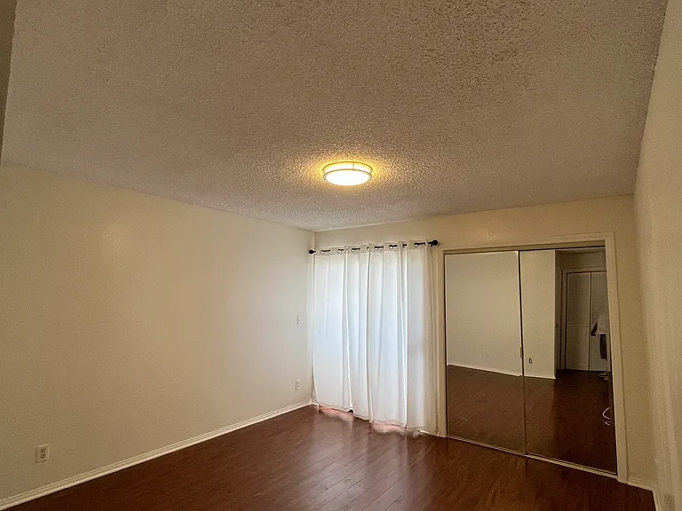 1165 Spazier Ave #104 — Photo 7