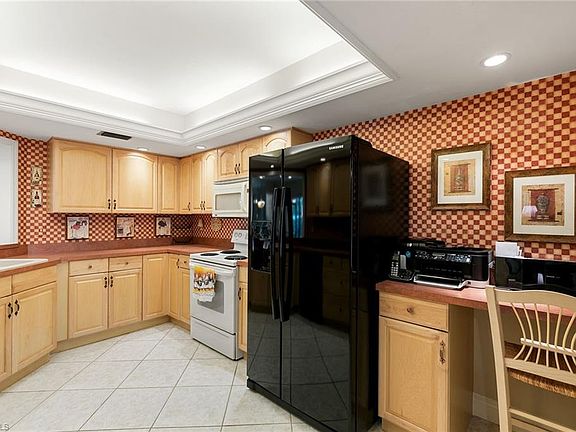 5th image of 592 Beachwalk CIR #N102