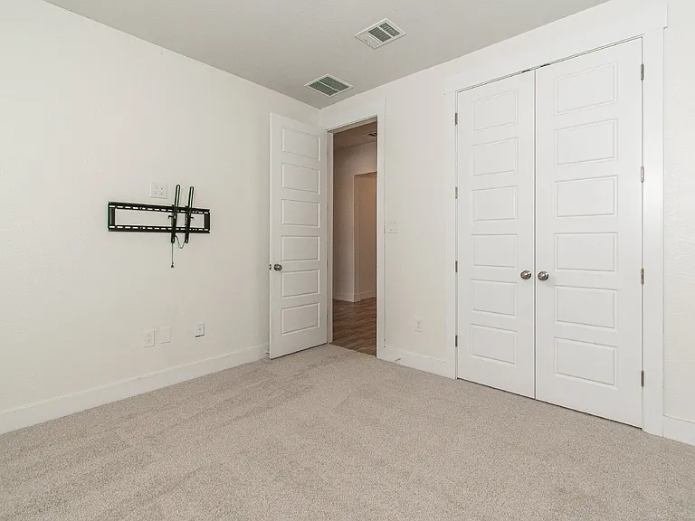 308 Saturnia Dr — Photo 9