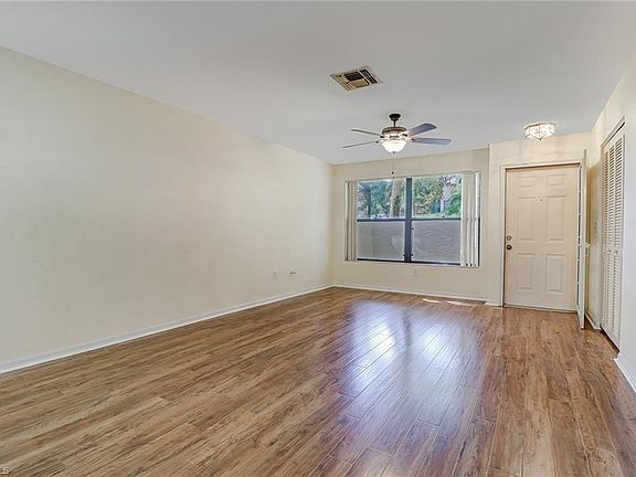 3rd image of 76 Emerald Woods Dr APT L9