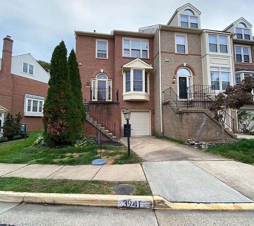 1st image of 3941 Clares Ct