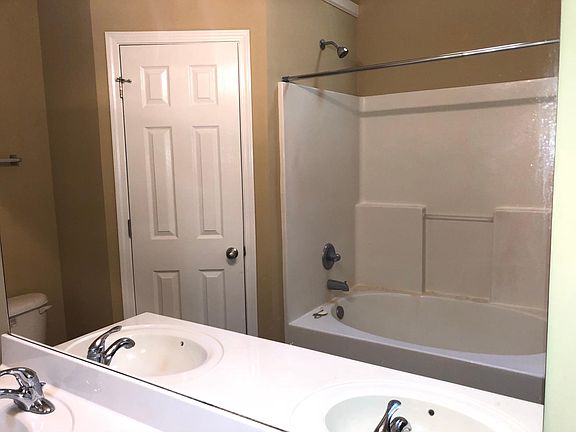 4th image of 2605 Cliffside Dr