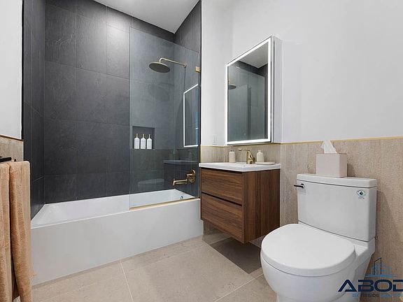 4th image of 159 3rd Ave #6L