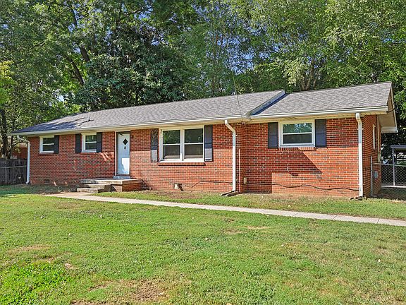 4th image of 1903 Fowler St