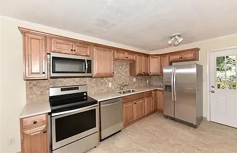 1396 E Rock Springs Cir NE — Photo 6
