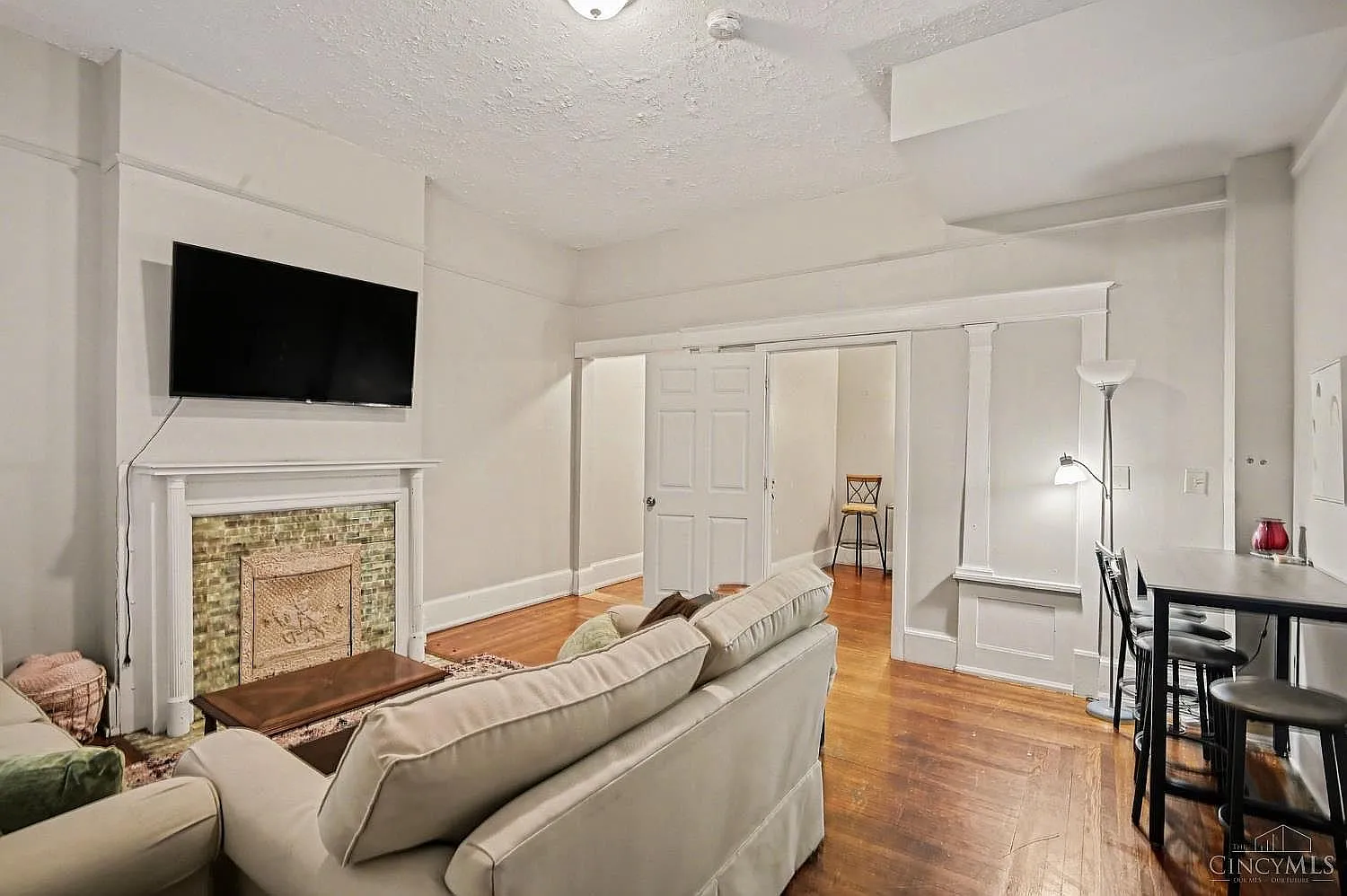 4 bed, 1854 sqft, $2,700 — Photo 3