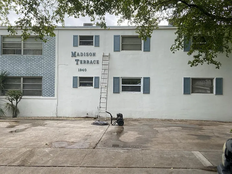 1940 Madison St #10 — Photo 2