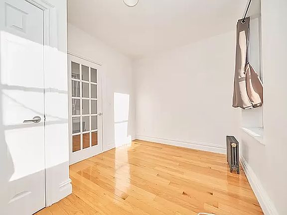 4th image of 233 E 82nd St APT 5A