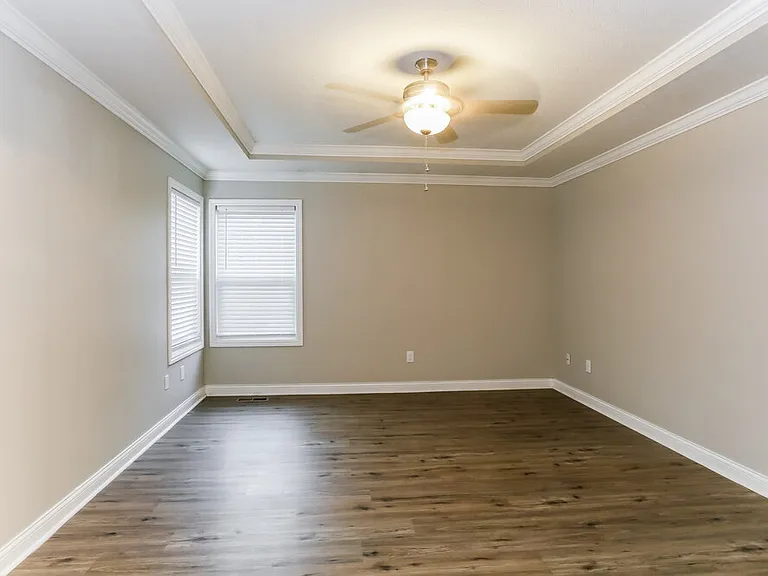 349 Cloverhill Dr — Photo 11