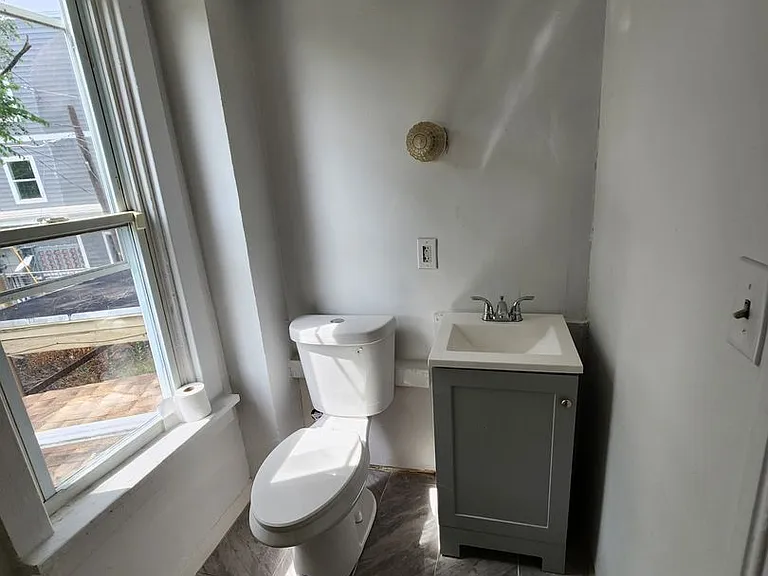 1517 Walnut St — Photo 14