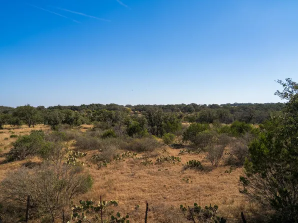 928 Bendele Rd, Johnson City, TX 78636