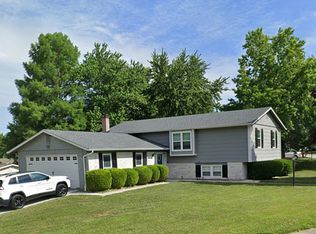 7 S Hillview Dr, Saint Peters, MO 63376