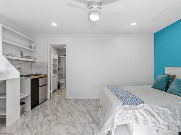 82-5909 Coffee Royal Pl #C