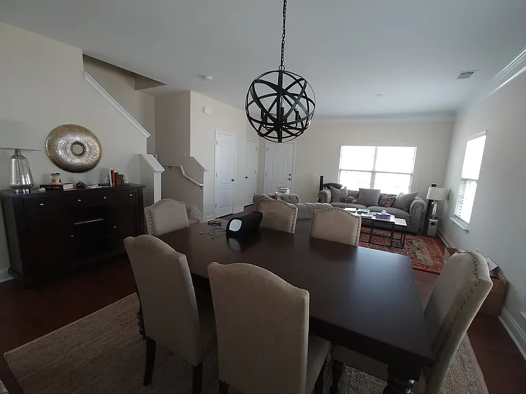 323 Carruth St — Photo 4