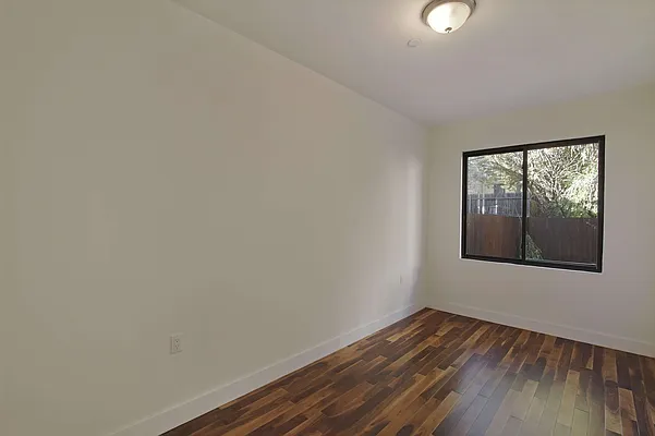 Rented by Nooklyn NYC LLC | media 27