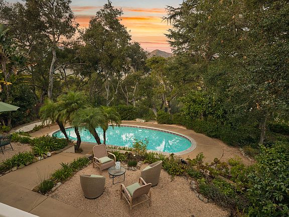 2nd image of 937 Arcady Rd