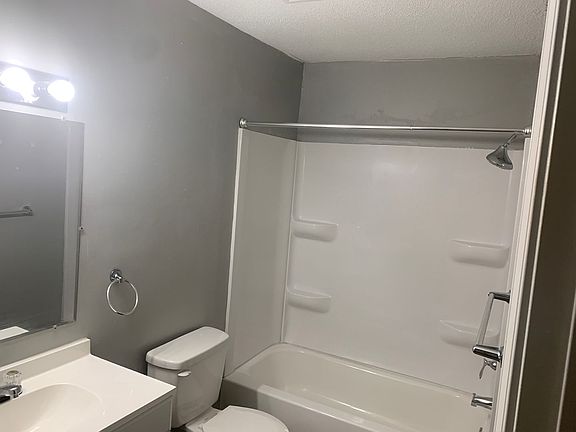 4th image of 1508 W Tiffany Dr APT 11A
