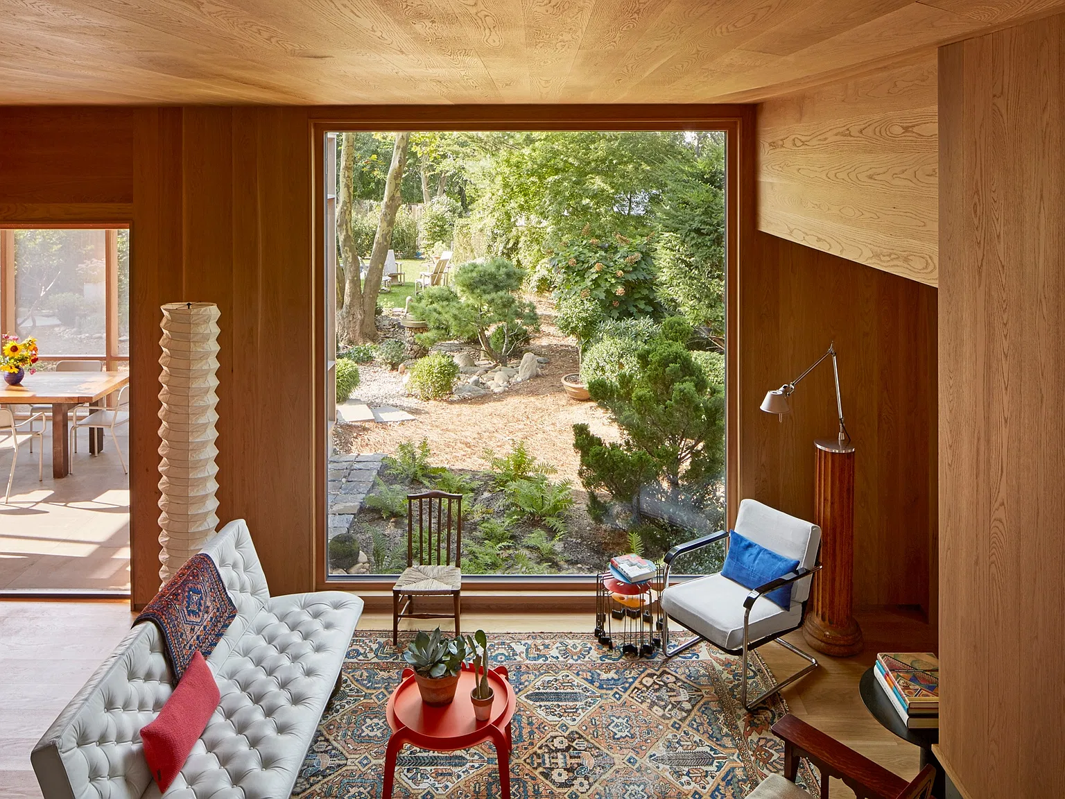 Sag Harbor Village Exquisite Renovated Modern Gem — Photo 3