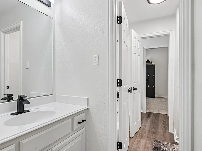 837 Moss Cliff Cir — Photo 19