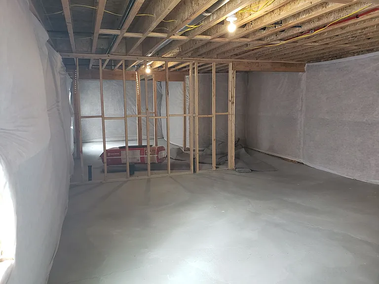 1033 S Vine St — Photo 49