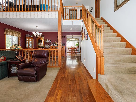 3rd image of 1304 S Hershey Rd