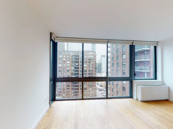 808 Columbus Avenue image 1 of 9