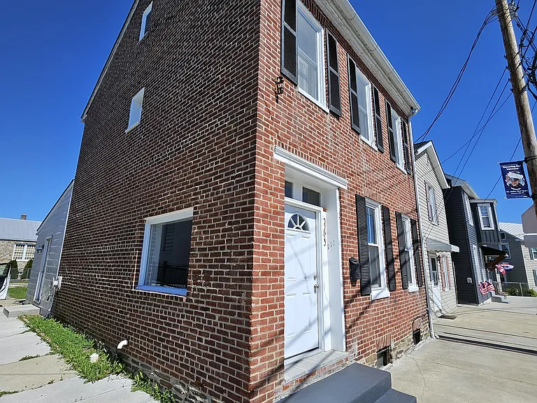 111 N Seton Ave — Photo 3