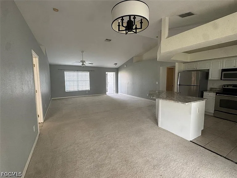 2227 SW 5th Ave — Photo 7