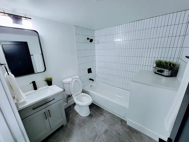 2251 E Lincoln Ln — Photo 46