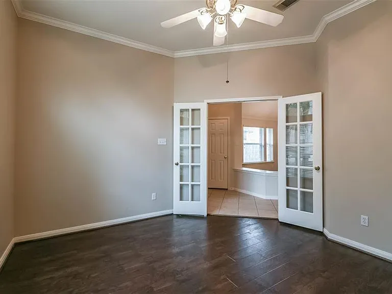 5911 Mettler Ln — Photo 7