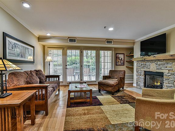3rd image of 211 Bowling Park Rd