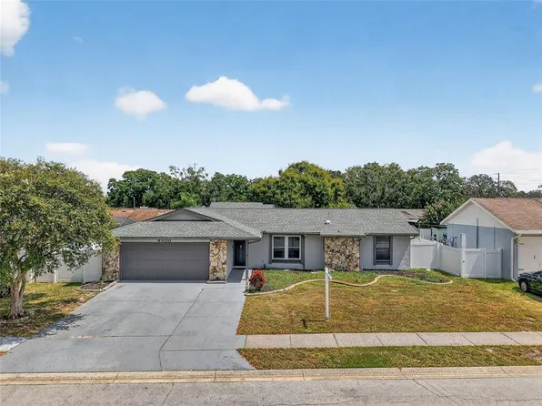 8010 Chickasaw Ln, Port Richey, FL 34668