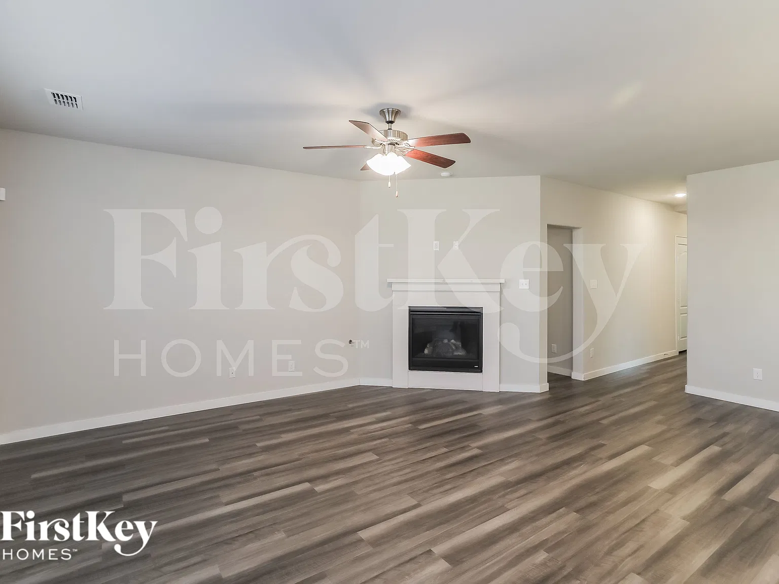 3 bed, 2.0 bath, 1674 sqft, $2,125 — Photo 2