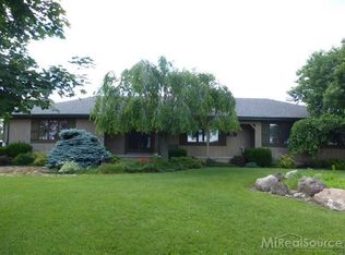305 Fitz Rd, Goodells, MI 48027