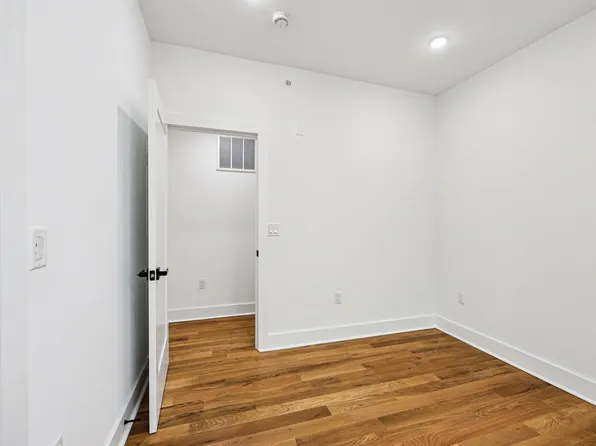 1003 Summit Avenue image 22 of 32