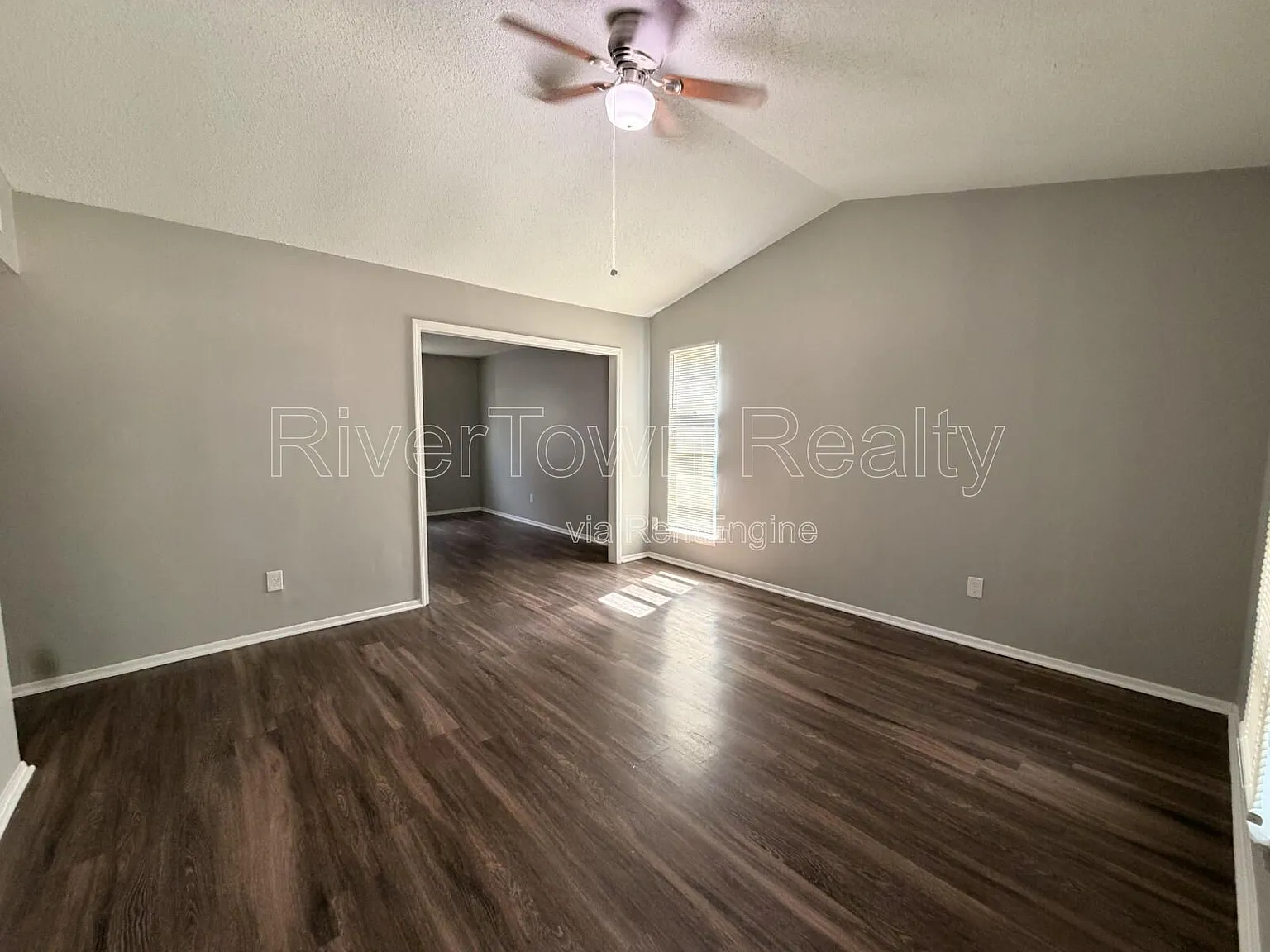 4 bed, 2.0 bath, 1085 sqft, $1,195 — Photo 2