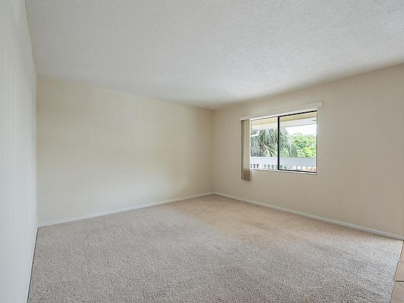 4th image of 4629 Bayshore Dr APT J8