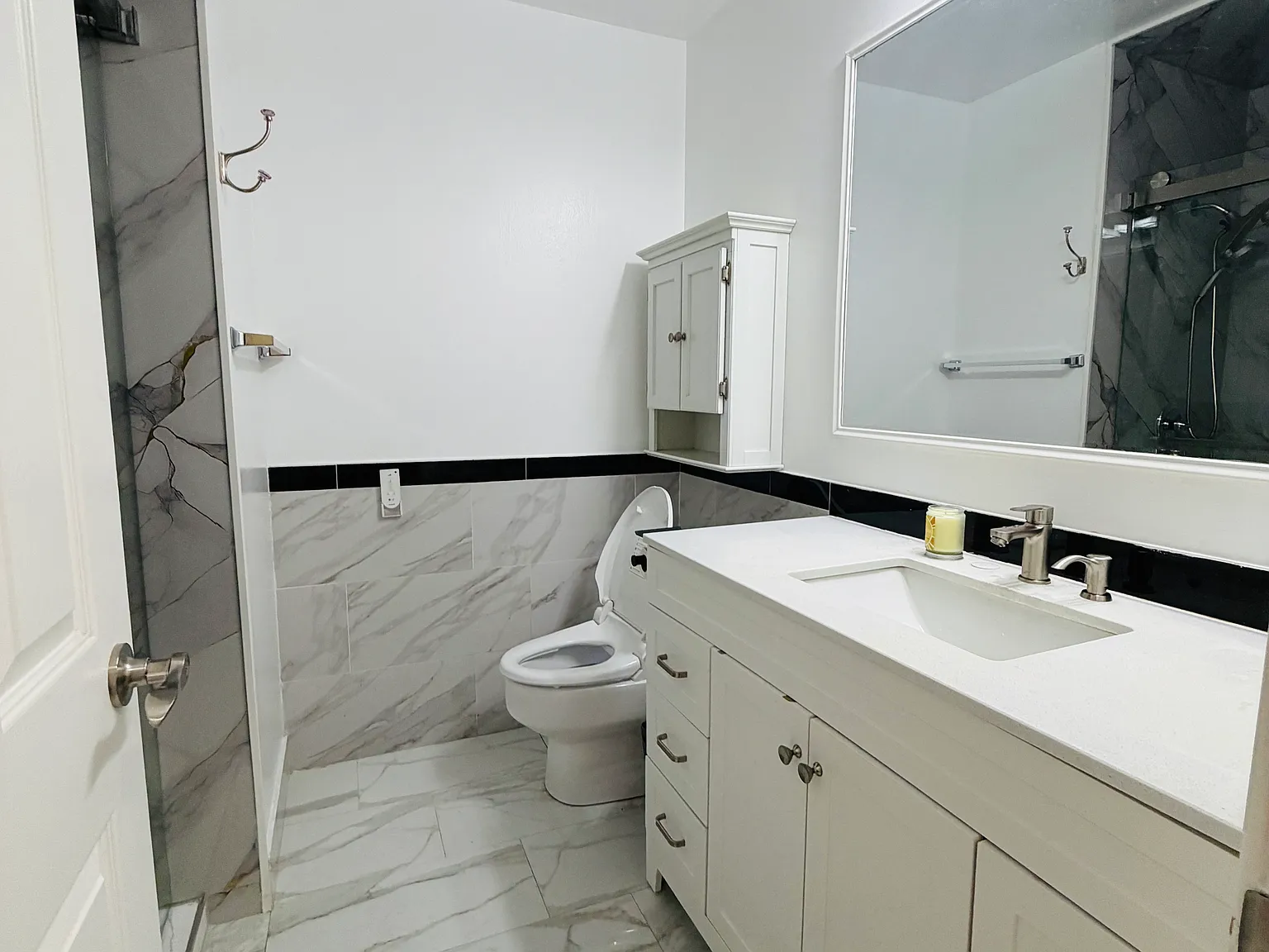 3 bed, $4,000 — Photo 4