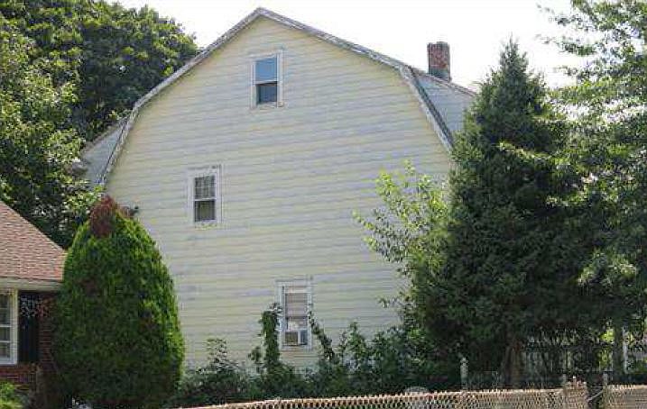 2nd image of 2137 Liberty St